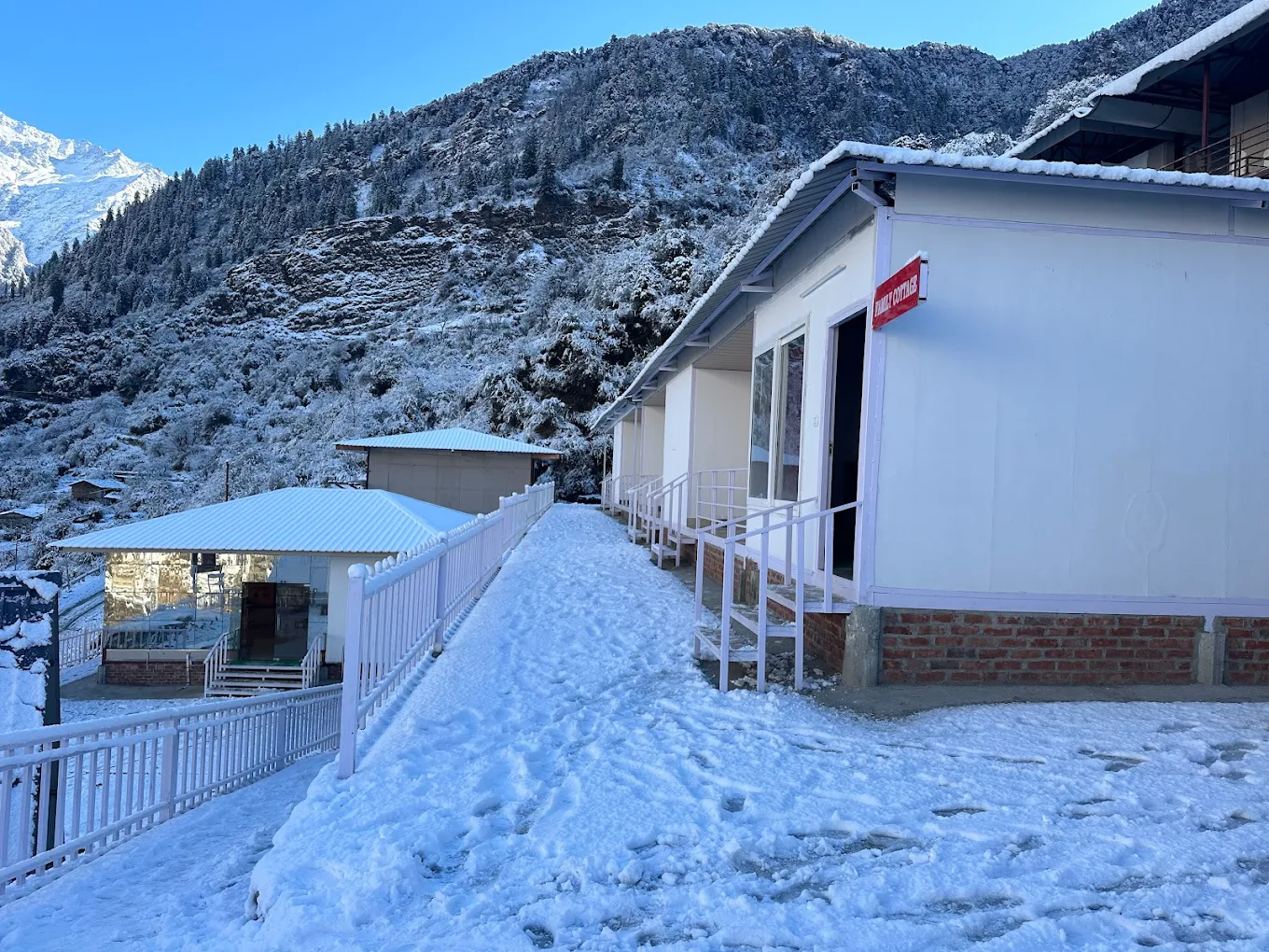 Budget hotel in Yamunotri