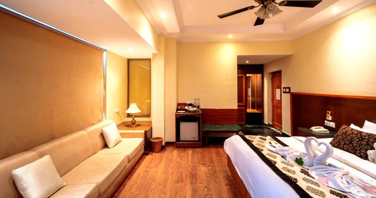 Stay in Rishikesh near Ganga