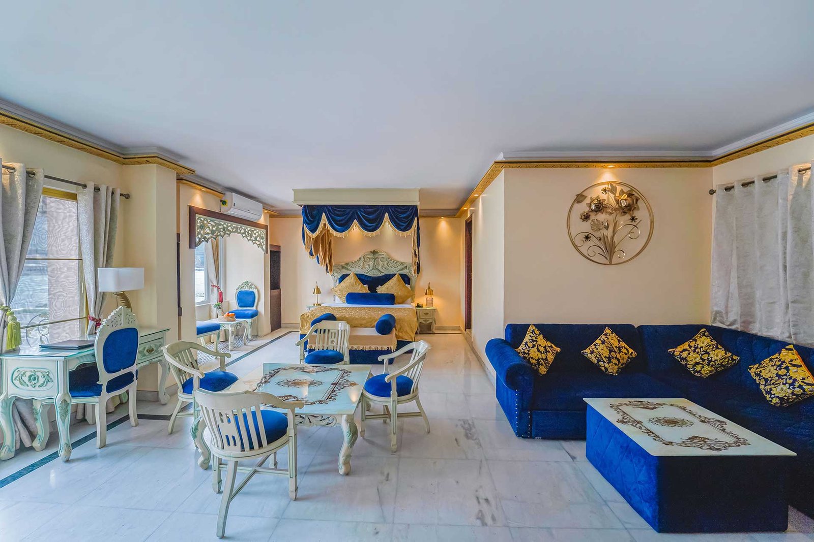Hotel near Laxman Jhula Rishikesh