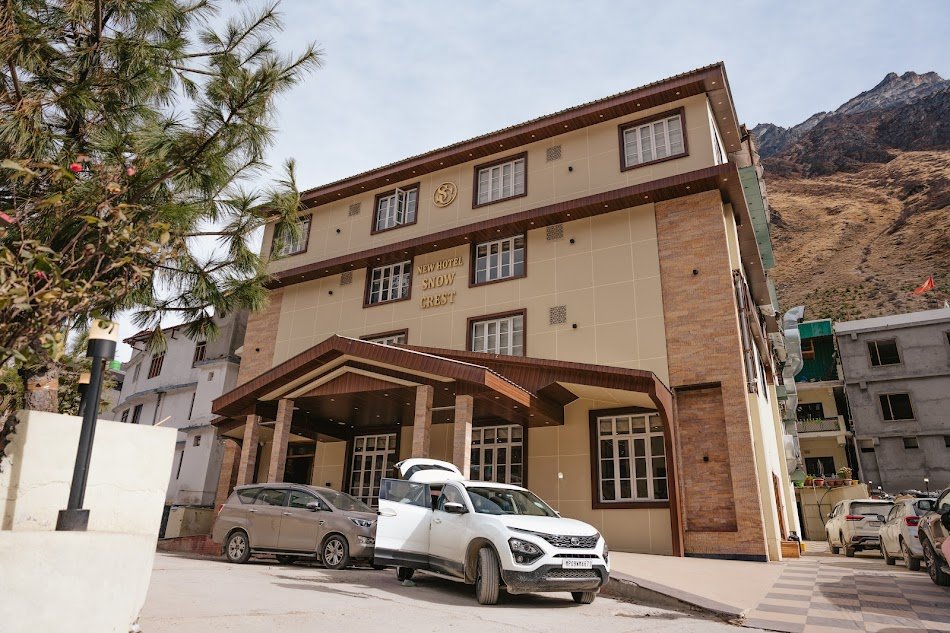Hotels near Badrinath Temple